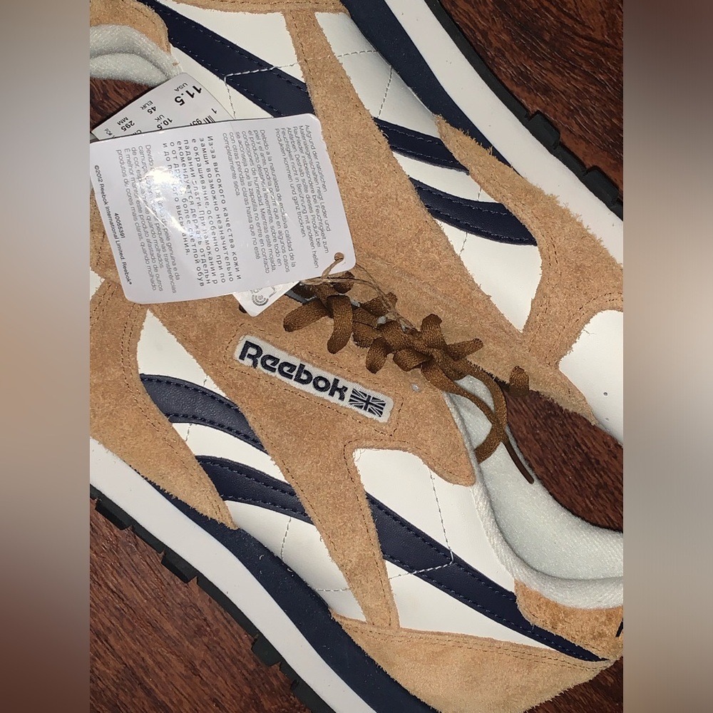 Reebok - Picture 3 of 14